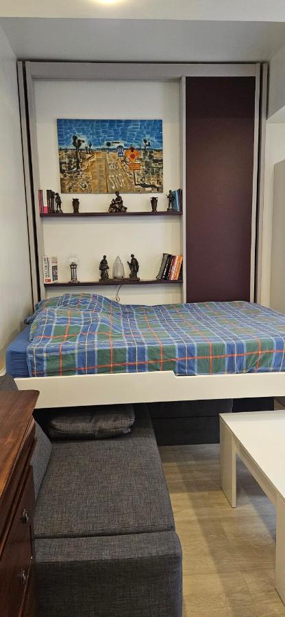 Studio 22M2 A Ivry/Seine-A 200 Metres De Paris. Proche Metro 7 Ngoại thất bức ảnh